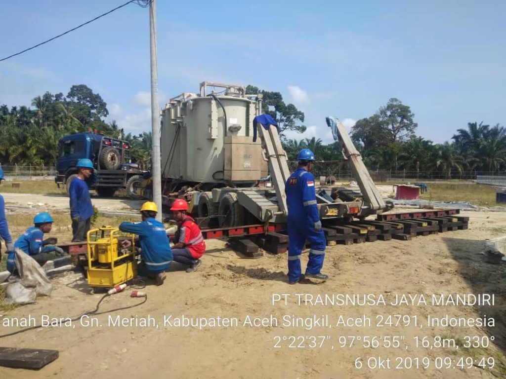 Pemindahan Trafo dan Jacking On Pondasi di Aceh Singkil 04